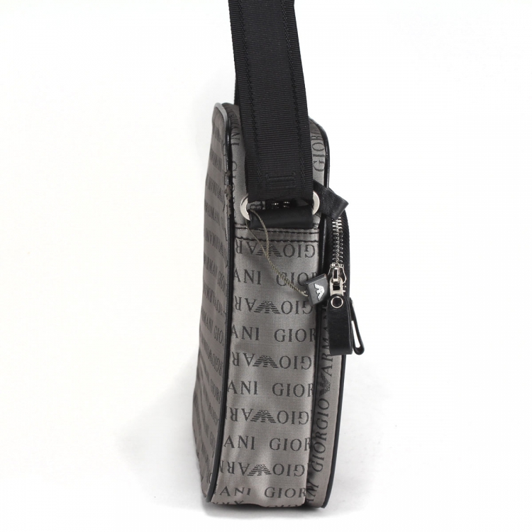 Сумка цвета хаки Giorgio Armani 882637